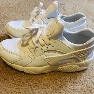 Women Nike Huaraches